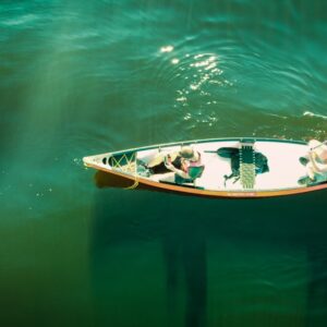 Photo "Ontario's Hidden Gems: Canoeing the Serene Lakes of the North"