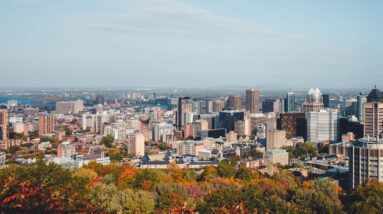 Photo "Winter Wonders in Montreal: Ice Skating, Festivals, and Warm Cafes"